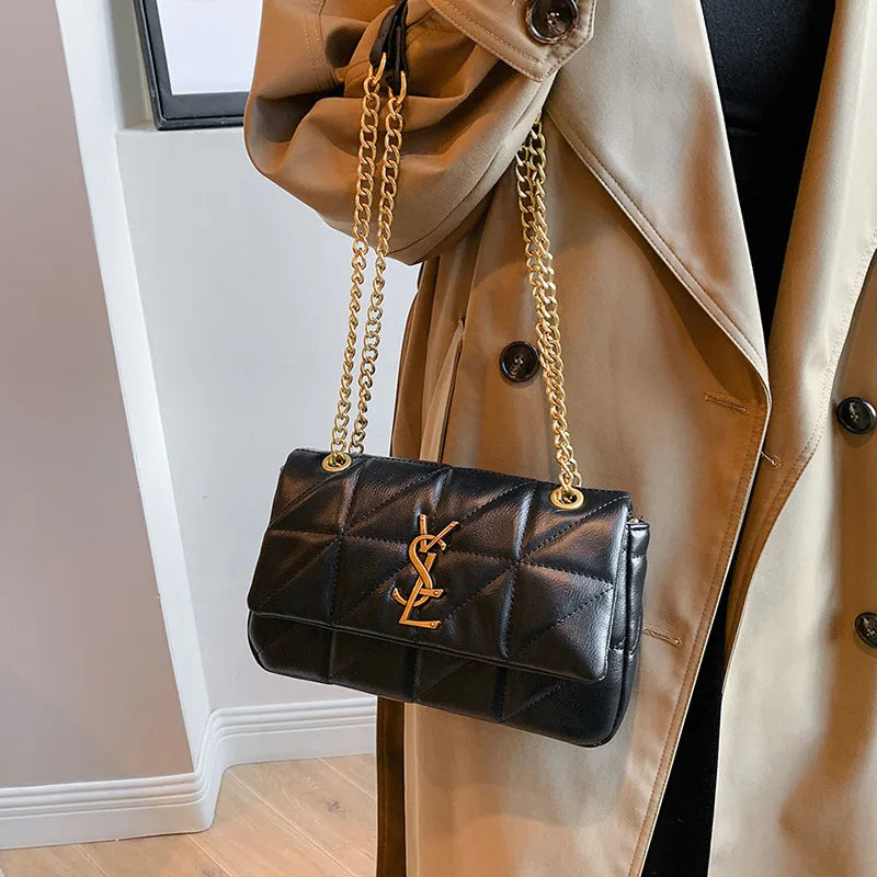 CHIC Purse-A MUST HAVE