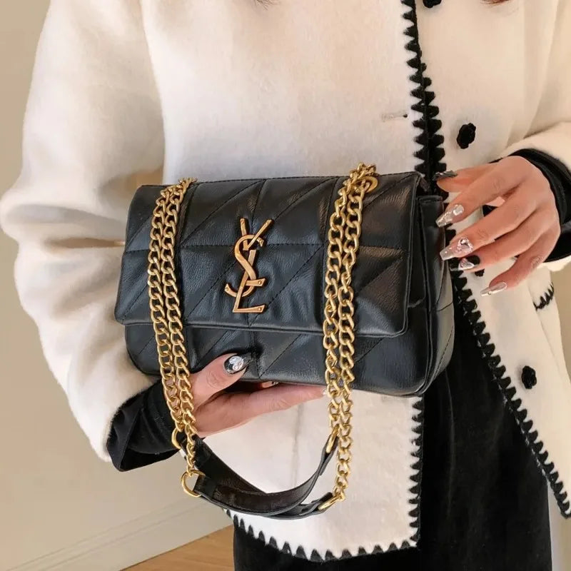 CHIC Purse-A MUST HAVE